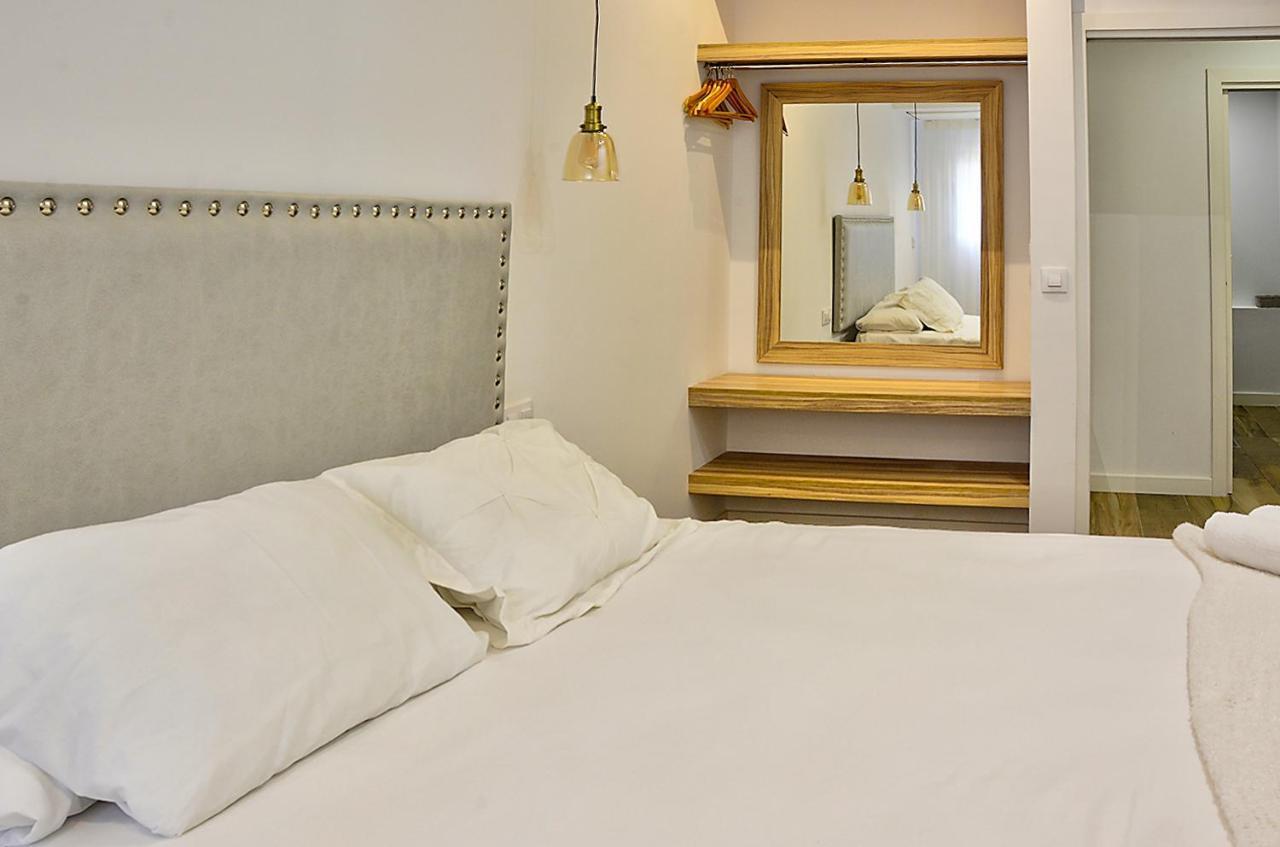 Apartsuite B&R Triana Arellano Sevilha Exterior foto